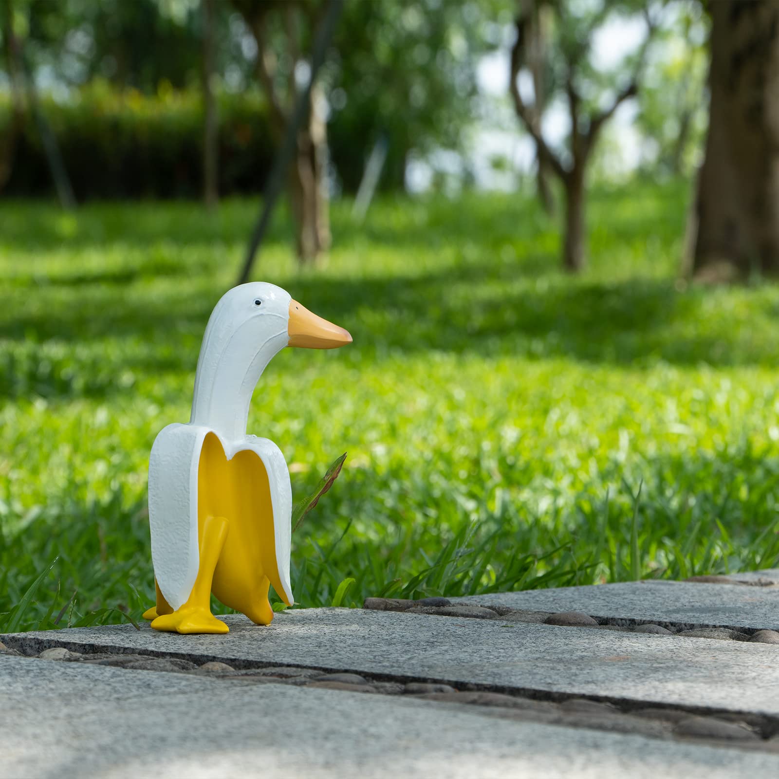 Banana Dog Statue, Garden Art Sculpture Ornaments, Creative Resin Figurine Gnomes