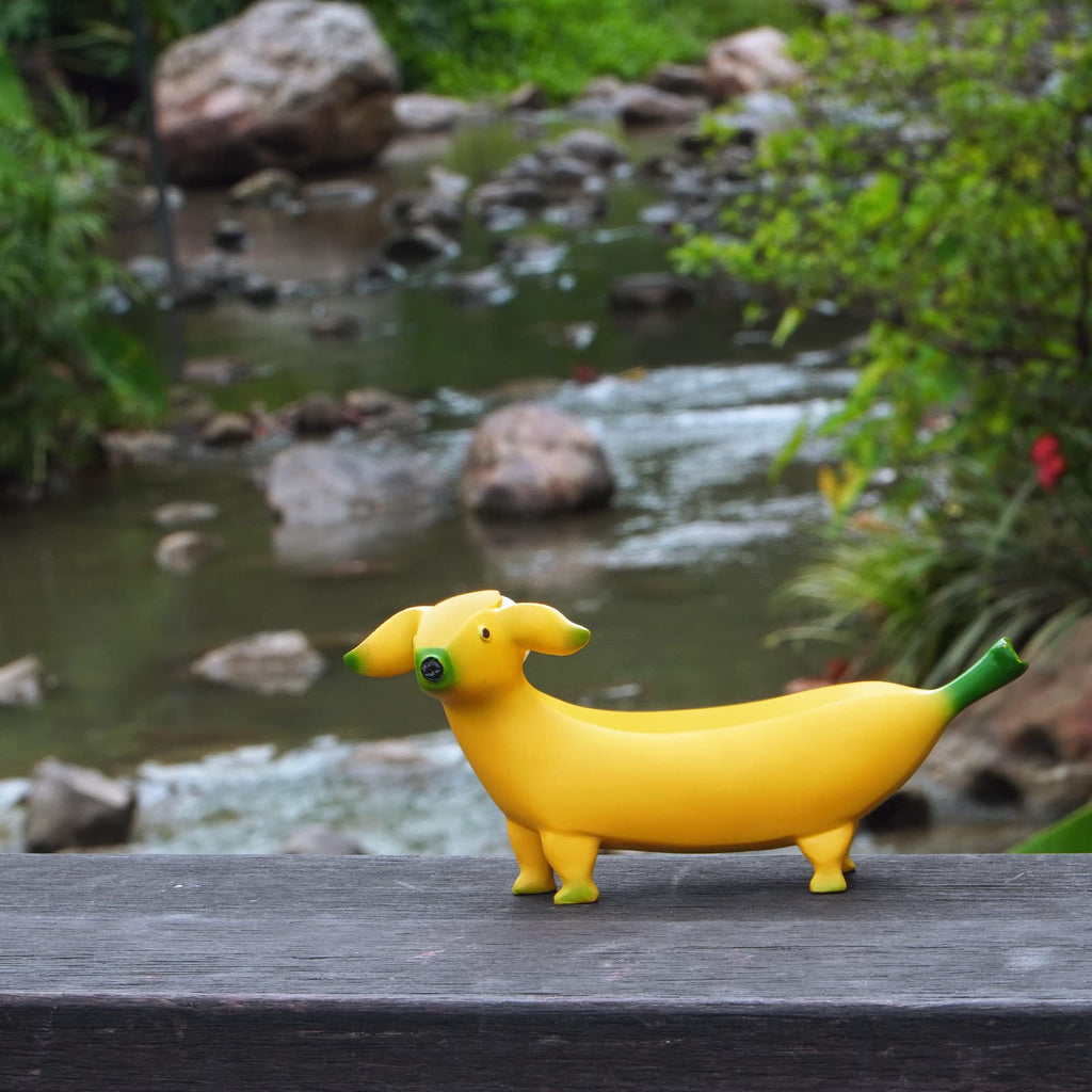Banana Dog Statue, Garden Art Sculpture Ornaments, Creative Resin Figurine Gnomes