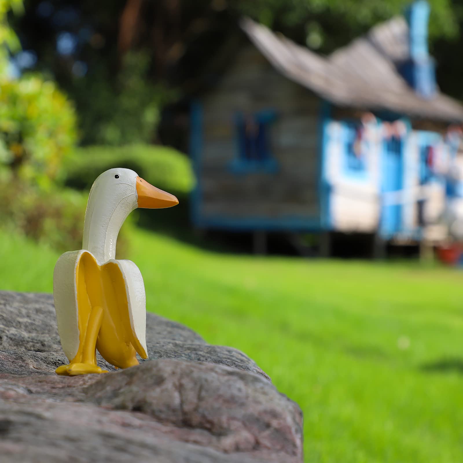 Banana Dog Statue, Garden Art Sculpture Ornaments, Creative Resin Figurine Gnomes