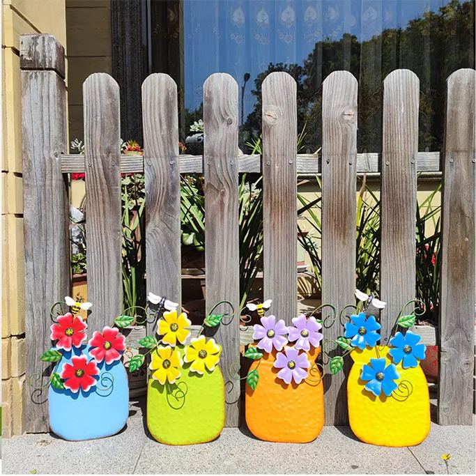 Hand Painted Metal Vase Wall Hanging Decoration