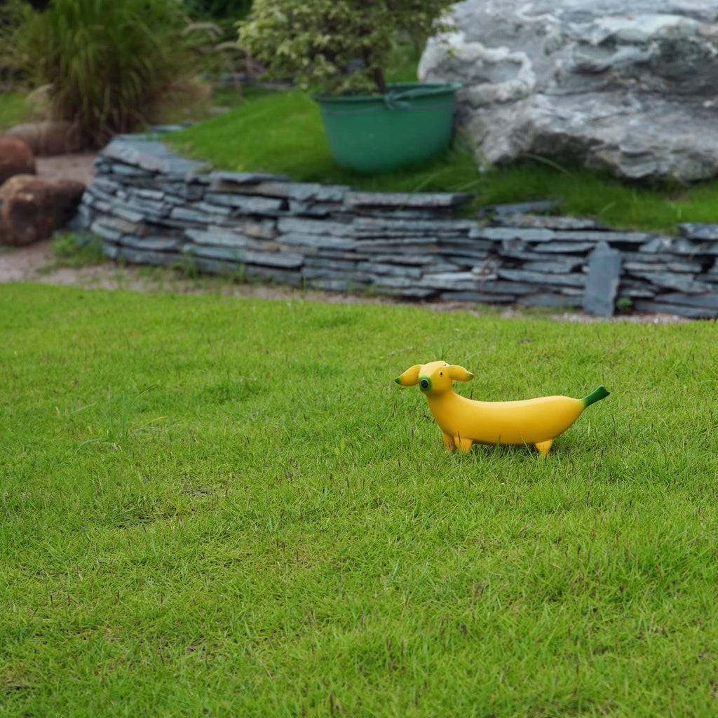 Banana Dog Statue, Garden Art Sculpture Ornaments, Creative Resin Figurine Gnomes