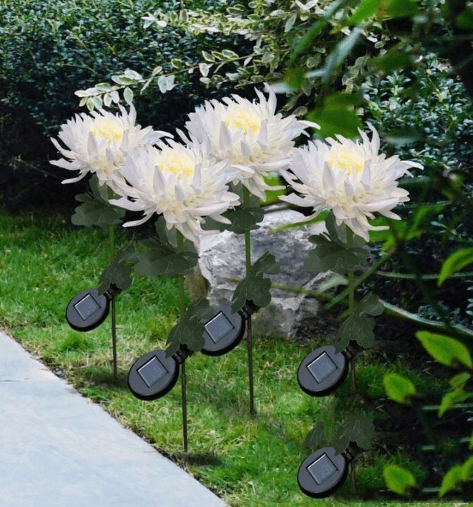 Chrysanthemum Solar Garden Stake LED